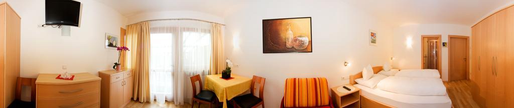 Pizzeria Restaurant Wieser Rasun di Sotto Bagian luar foto